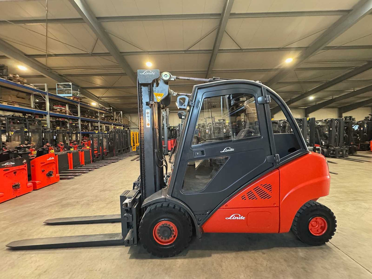 2008 SERVICE + UVV 01/2026 LINDE H35T 3.500KG 3.+4. VALVE WIDER 148CM FORK ADJUSTER GAS FORKLIFT FORKLIFT 10.543 HOURS - Вилушкар: слика 1 2008 SERVICE + UVV 01/2026 LINDE H35T 3.500KG 3.+4. VALVE WIDER 148CM FORK ADJUSTER GAS FORKLIFT FORKLIFT 10.543 HOURS - Вилушкар: слика 1