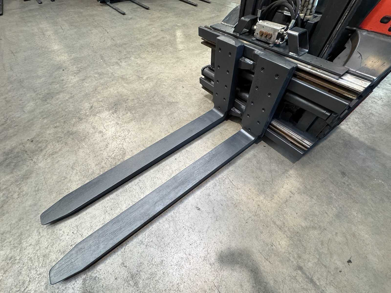 2008 SERVICE + UVV 01/2026 LINDE H35T 3.500KG 3.+4. VALVE WIDER 148CM FORK ADJUSTER GAS FORKLIFT FORKLIFT 10.543 HOURS - Вилушкар: слика 4 2008 SERVICE + UVV 01/2026 LINDE H35T 3.500KG 3.+4. VALVE WIDER 148CM FORK ADJUSTER GAS FORKLIFT FORKLIFT 10.543 HOURS - Вилушкар: слика 4