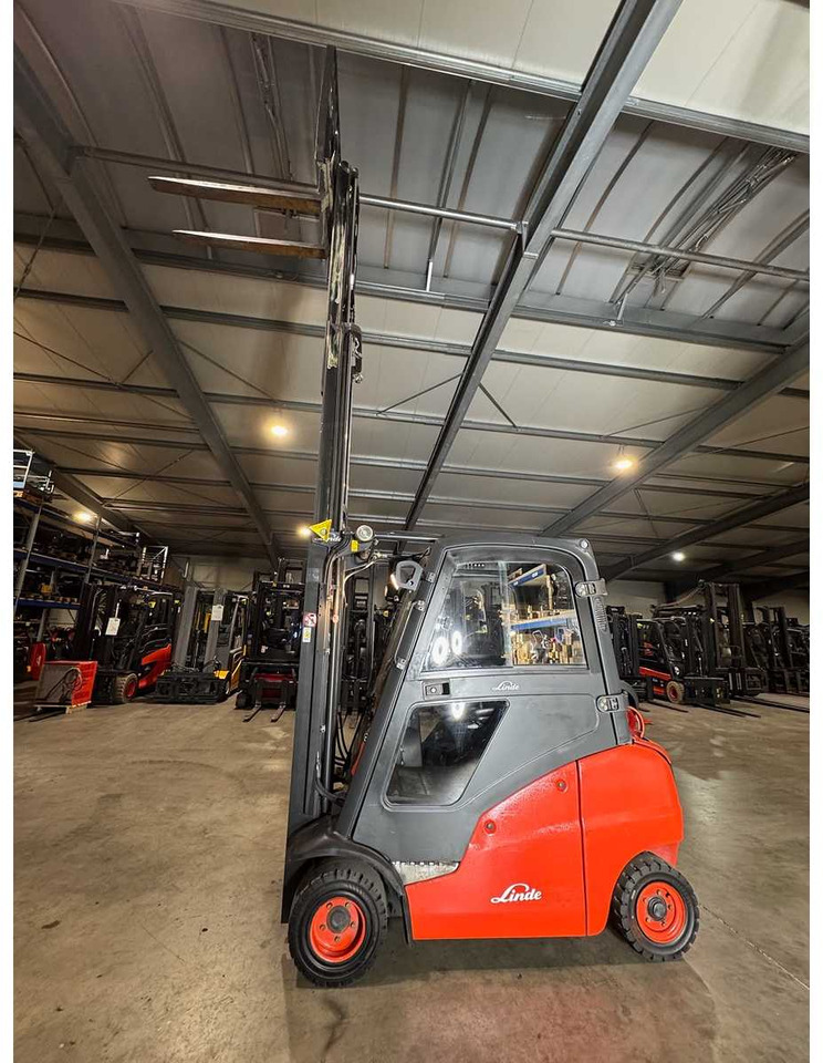 2008 SERVICE + UVV 10/2026 LINDE H20T 2,000KG TRIPLEX GAS FORKLIFT FORKLIFT 11,735 HOURS - Вилушкар: слика 3 2008 SERVICE + UVV 10/2026 LINDE H20T 2,000KG TRIPLEX GAS FORKLIFT FORKLIFT 11,735 HOURS - Вилушкар: слика 3
