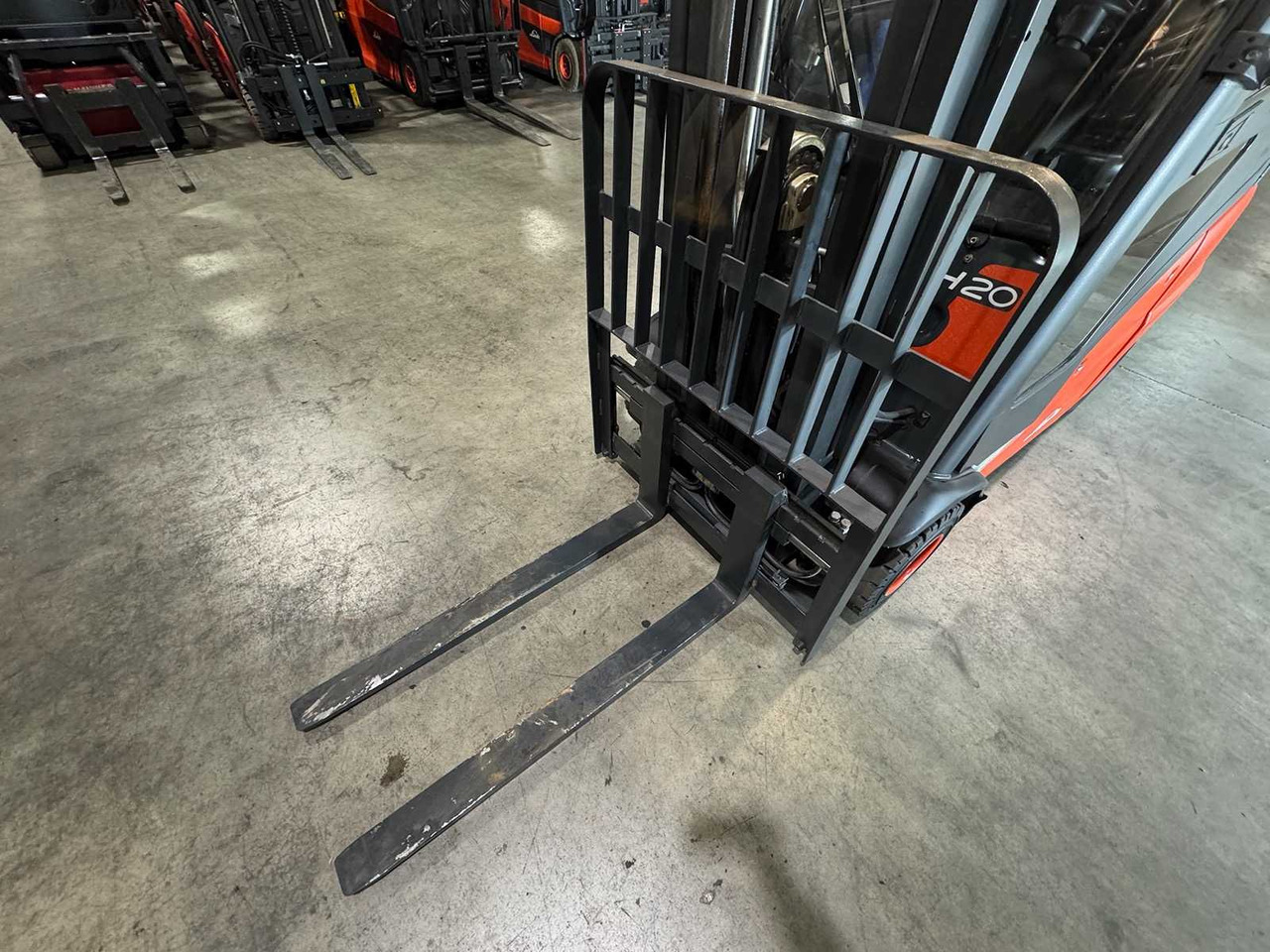 2008 SERVICE + UVV 10/2026 LINDE H20T 2,000KG TRIPLEX GAS FORKLIFT FORKLIFT 11,735 HOURS - Вилушкар: слика 5 2008 SERVICE + UVV 10/2026 LINDE H20T 2,000KG TRIPLEX GAS FORKLIFT FORKLIFT 11,735 HOURS - Вилушкар: слика 5