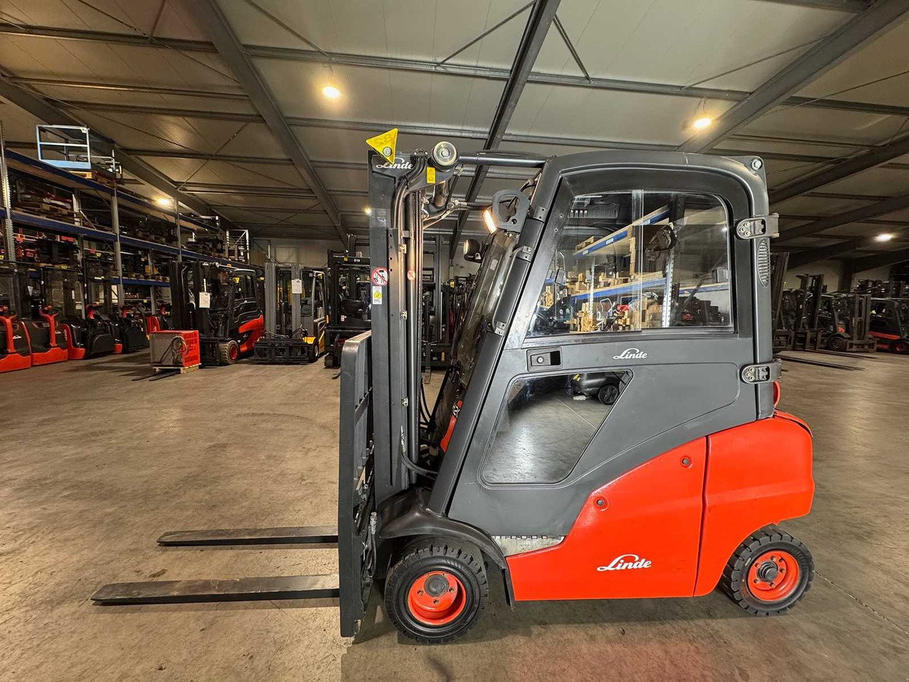2008 SERVICE + UVV 10/2026 LINDE H20T 2,000KG TRIPLEX GAS FORKLIFT FORKLIFT 11,735 HOURS - Вилушкар: слика 1 2008 SERVICE + UVV 10/2026 LINDE H20T 2,000KG TRIPLEX GAS FORKLIFT FORKLIFT 11,735 HOURS - Вилушкар: слика 1