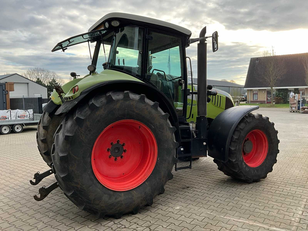 2009 CLAAS ARION 640 A19 FOUR-WHEEL DRIVE FARM TRACTOR - Трактор: слика 3 2009 CLAAS ARION 640 A19 FOUR-WHEEL DRIVE FARM TRACTOR - Трактор: слика 3