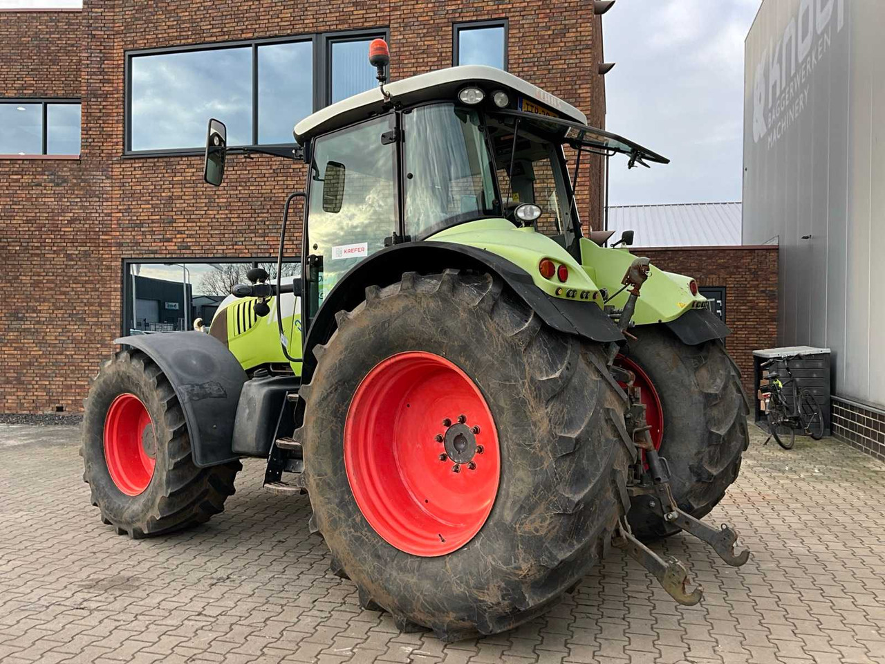 2009 CLAAS ARION 640 A19 FOUR-WHEEL DRIVE FARM TRACTOR - Трактор: слика 4 2009 CLAAS ARION 640 A19 FOUR-WHEEL DRIVE FARM TRACTOR - Трактор: слика 4