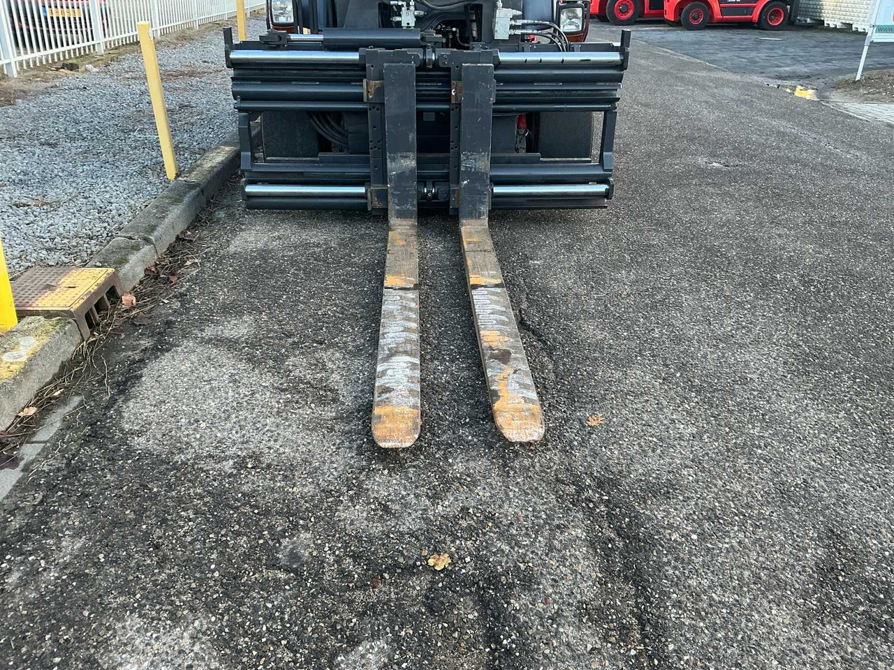 2010 LINDE H80D-01/900 FORKLIFT - Вилушкар: слика 2 2010 LINDE H80D-01/900 FORKLIFT - Вилушкар: слика 2