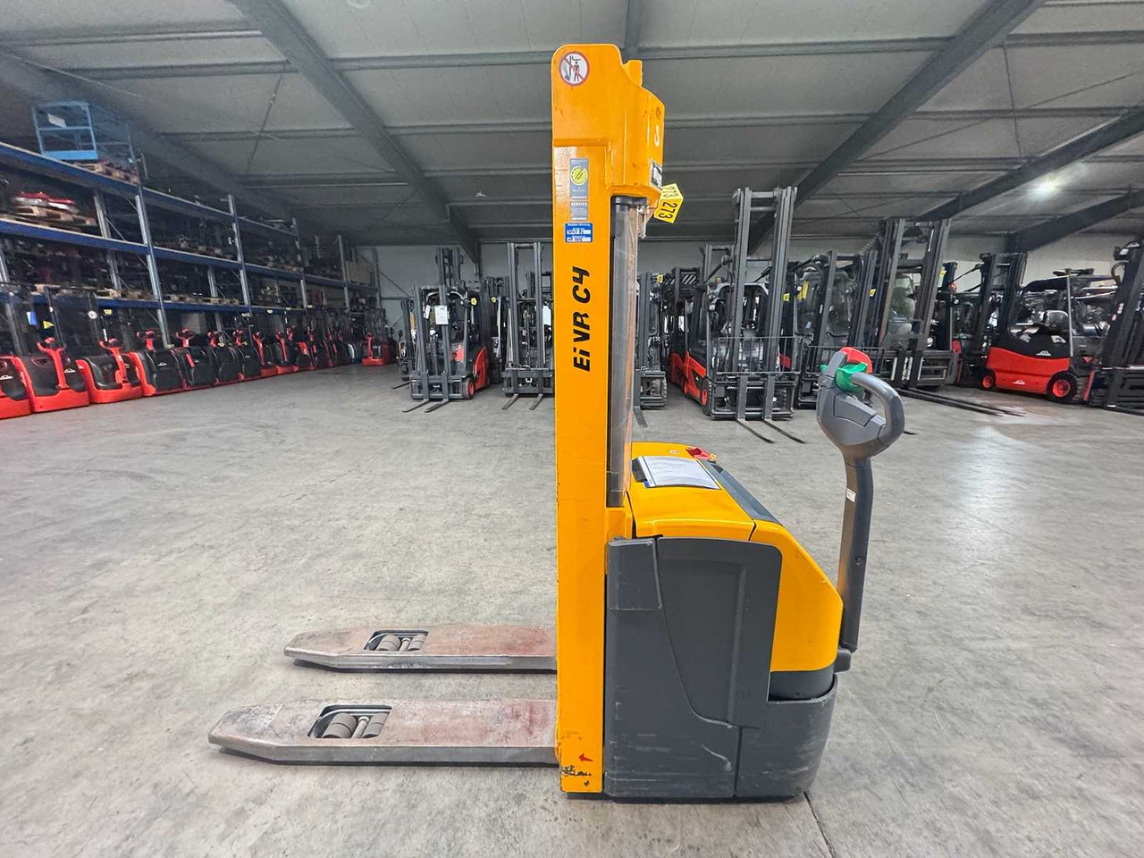 2011 JUNGHEINRICH EJC220 2,000KG STACKER PALLET TRUCK ANT 2,045 HOURS - Вилушкар: слика 2 2011 JUNGHEINRICH EJC220 2,000KG STACKER PALLET TRUCK ANT 2,045 HOURS - Вилушкар: слика 2