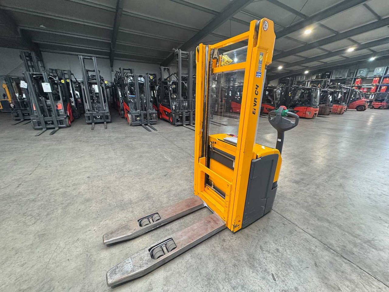2011 JUNGHEINRICH EJC220 2,000KG STACKER PALLET TRUCK ANT 2,045 HOURS - Вилушкар: слика 3 2011 JUNGHEINRICH EJC220 2,000KG STACKER PALLET TRUCK ANT 2,045 HOURS - Вилушкар: слика 3