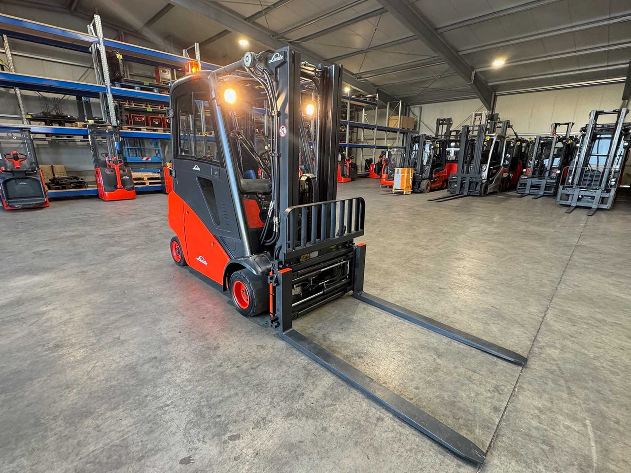 2011 SERVICE + UVV 09/2026 LINDE H20T 2.000KG TRIPLEX 3.+4. - Вилушкар: слика 2 2011 SERVICE + UVV 09/2026 LINDE H20T 2.000KG TRIPLEX 3.+4. - Вилушкар: слика 2