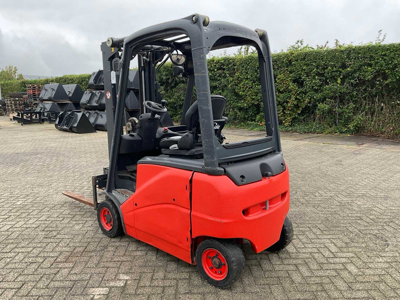 2012 LINDE E16PH-01 FORKLIFT - Вилушкар: слика 2 2012 LINDE E16PH-01 FORKLIFT - Вилушкар: слика 2