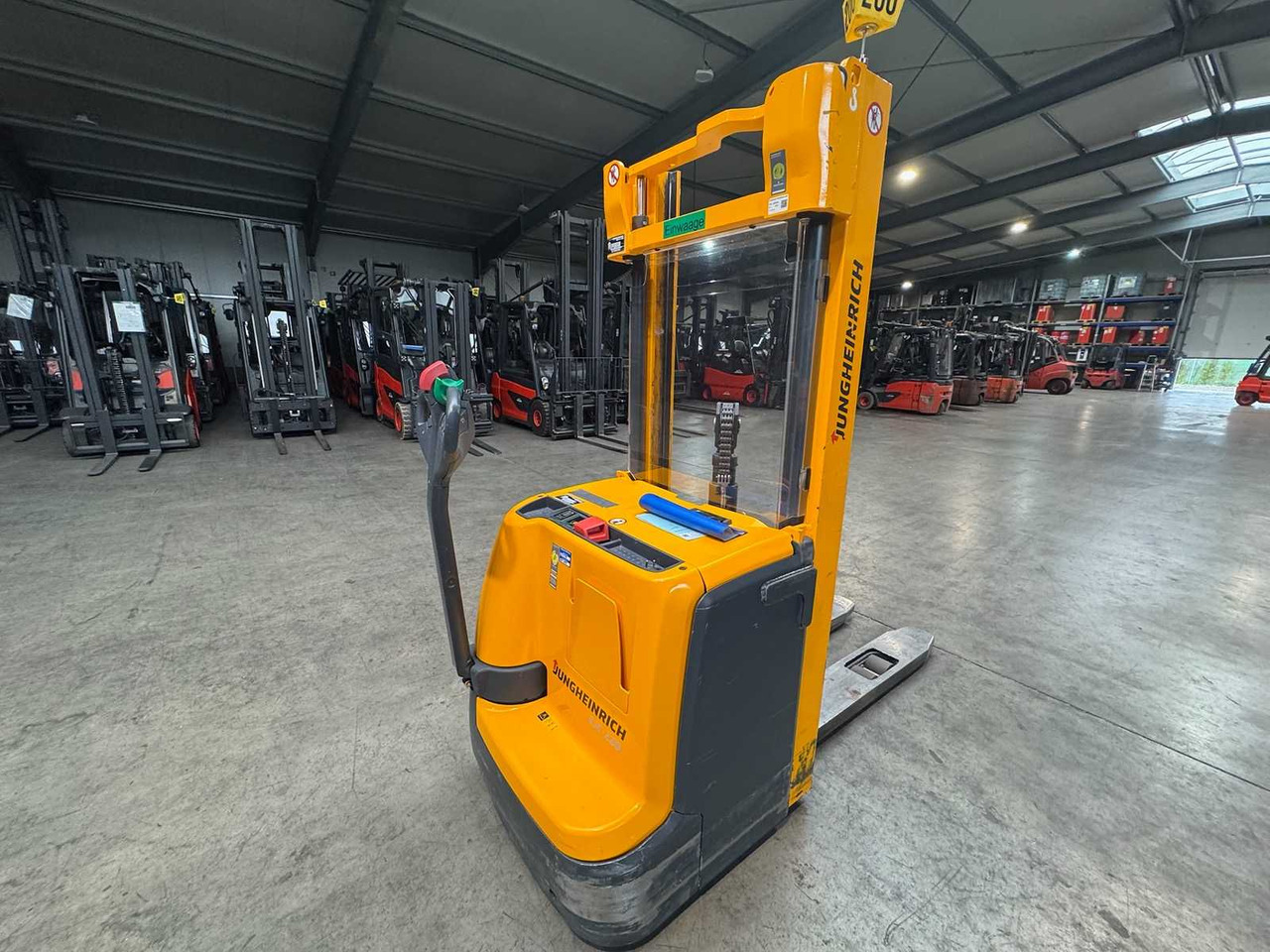 2013 JUNGHEINRICH EJC220 2,000KG STACKER PALLET TRUCK ANT FREE LIFT - Вилушкар: слика 3 2013 JUNGHEINRICH EJC220 2,000KG STACKER PALLET TRUCK ANT FREE LIFT - Вилушкар: слика 3