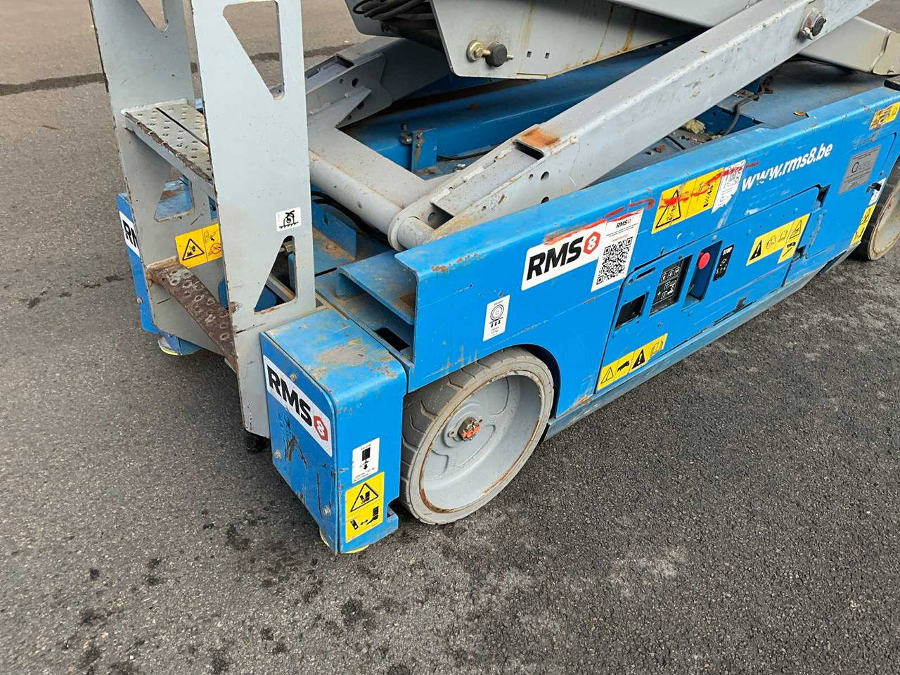 Дигачка платформа 2015 GENIE GS-3232 AERIAL WORK PLATFORM: слика 9 Дигачка платформа 2015 GENIE GS-3232 AERIAL WORK PLATFORM: слика 9