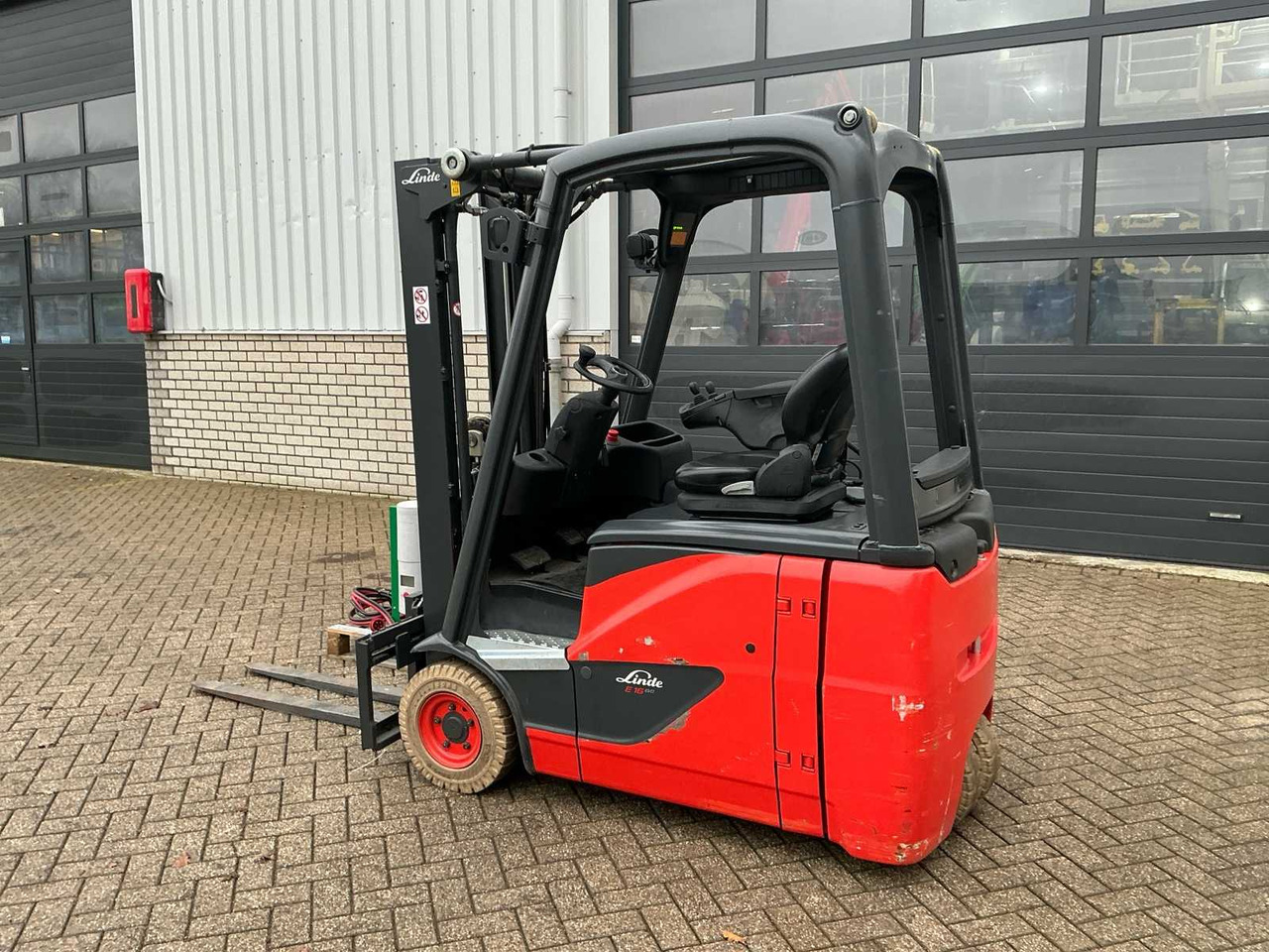 2015 LINDE E16H-02 EVO FORKLIFT - Вилушкар: слика 4 2015 LINDE E16H-02 EVO FORKLIFT - Вилушкар: слика 4