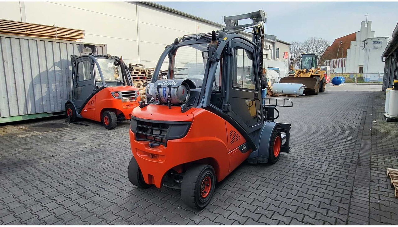2016 LINDE H35T-02 FORKLIFT TRUCKS - Вилушкар: слика 4 2016 LINDE H35T-02 FORKLIFT TRUCKS - Вилушкар: слика 4