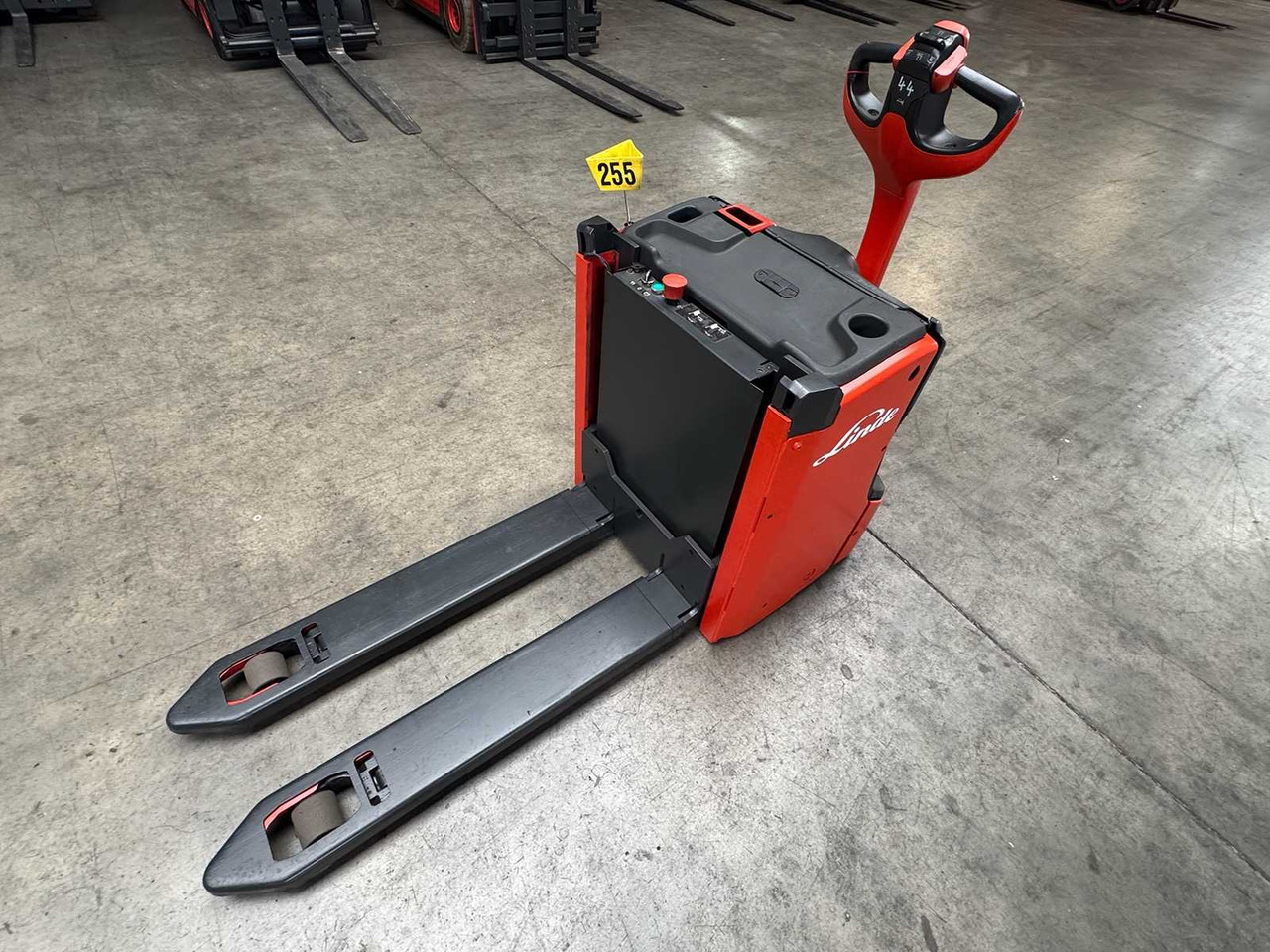 2016 LINDE T16L PALLET TRUCK ANT STACKER INITIAL STROKE 1,847 HOURS - Вилушкар: слика 3 2016 LINDE T16L PALLET TRUCK ANT STACKER INITIAL STROKE 1,847 HOURS - Вилушкар: слика 3