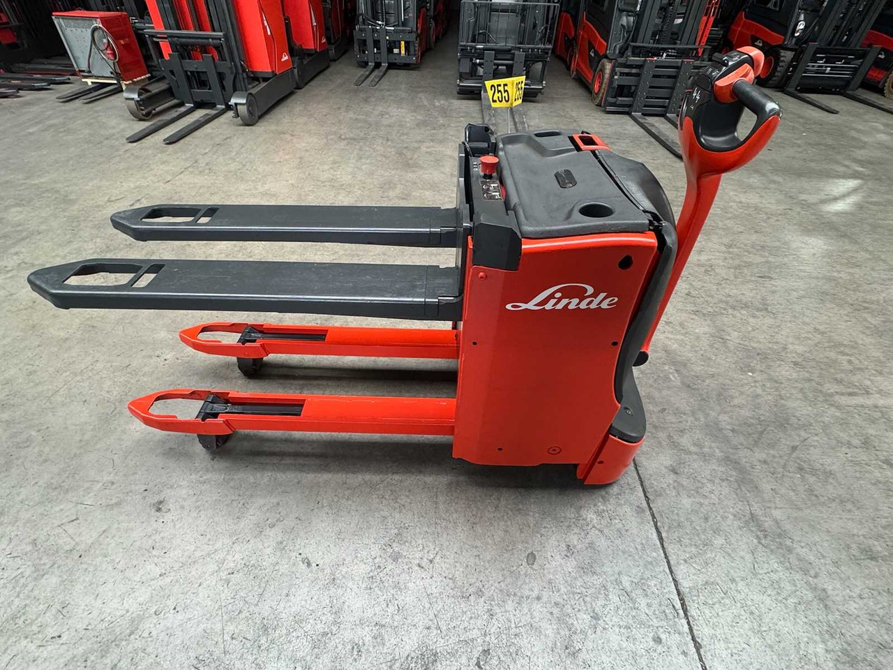 2016 LINDE T16L PALLET TRUCK ANT STACKER INITIAL STROKE 1,847 HOURS - Вилушкар: слика 1 2016 LINDE T16L PALLET TRUCK ANT STACKER INITIAL STROKE 1,847 HOURS - Вилушкар: слика 1