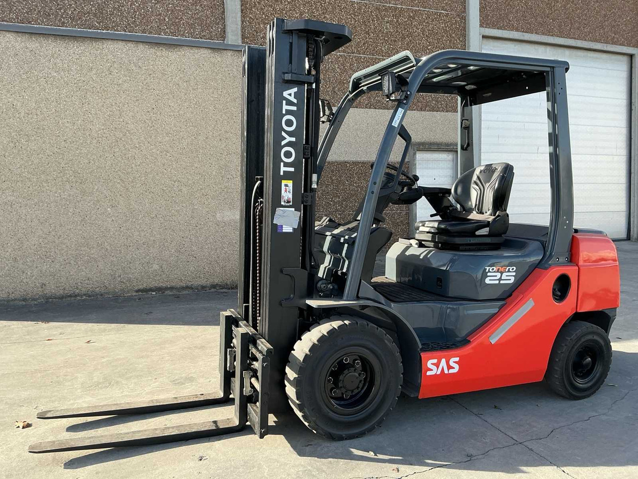 2016 TOYOTA 06-8FD25F FORKLIFT - Вилушкар: слика 1 2016 TOYOTA 06-8FD25F FORKLIFT - Вилушкар: слика 1