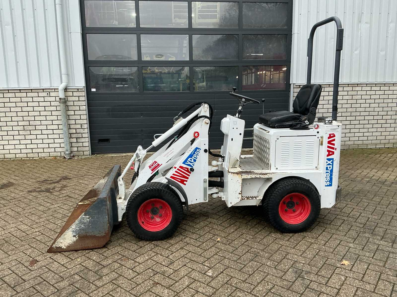 2017 100 KNIKMOPS - Натоварувач на тркала: слика 2 2017 100 KNIKMOPS - Натоварувач на тркала: слика 2