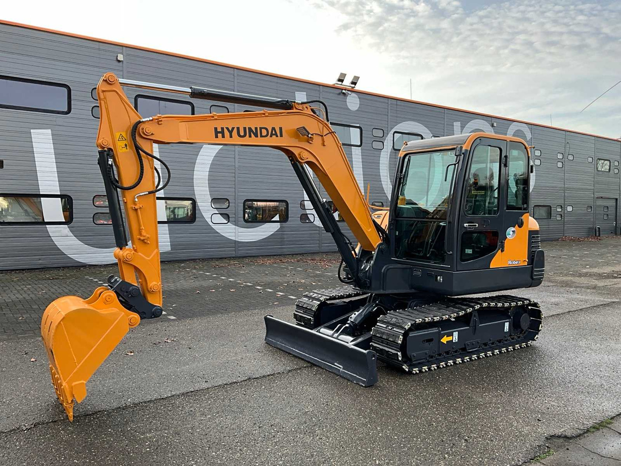2020 HYUNDAI ROBEX 60 MIDI EXCAVATOR - Багер: слика 1 2020 HYUNDAI ROBEX 60 MIDI EXCAVATOR - Багер: слика 1