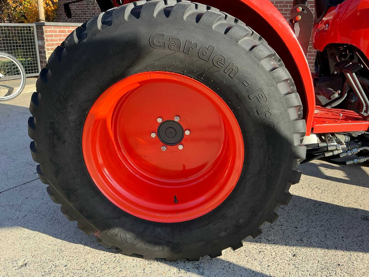 Трактор 2020 KUBOTA L1361 FOUR WHEEL DRIVE FARM TRACTOR: слика 16