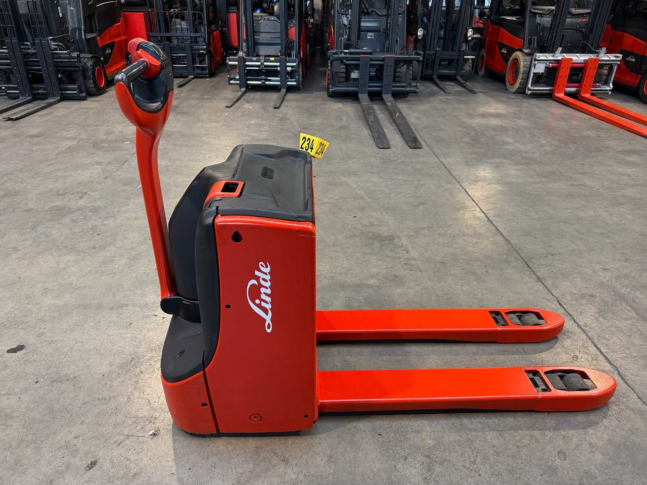 2020 SERVICE 12/2026 LINDE T16 1,600KG PALLET TRUCK ANT STACKER INITIAL STROKE 1,789 HOURS - Вилушкар: слика 3 2020 SERVICE 12/2026 LINDE T16 1,600KG PALLET TRUCK ANT STACKER INITIAL STROKE 1,789 HOURS - Вилушкар: слика 3