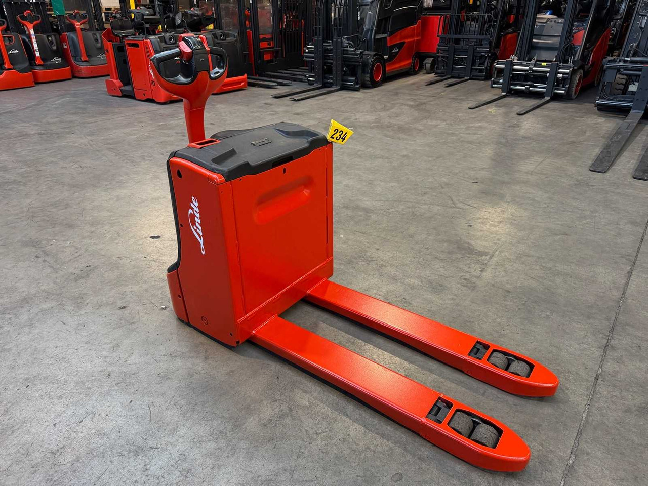 2020 SERVICE 12/2026 LINDE T16 1,600KG PALLET TRUCK ANT STACKER INITIAL STROKE 1,789 HOURS - Вилушкар: слика 2 2020 SERVICE 12/2026 LINDE T16 1,600KG PALLET TRUCK ANT STACKER INITIAL STROKE 1,789 HOURS - Вилушкар: слика 2