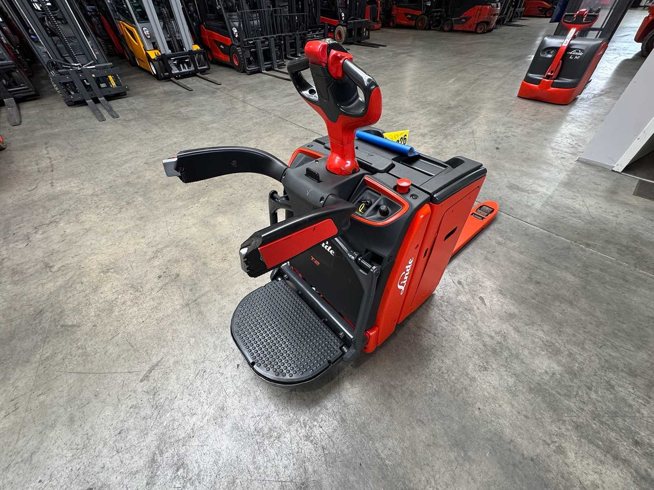 2020 SERVICE + UVV 10/2026 LINDE T20AP 2,000KG PALLET TRUCK ANT STACKER PLATFORM T20 AP 2,536 HOURS - Вилушкар: слика 4 2020 SERVICE + UVV 10/2026 LINDE T20AP 2,000KG PALLET TRUCK ANT STACKER PLATFORM T20 AP 2,536 HOURS - Вилушкар: слика 4