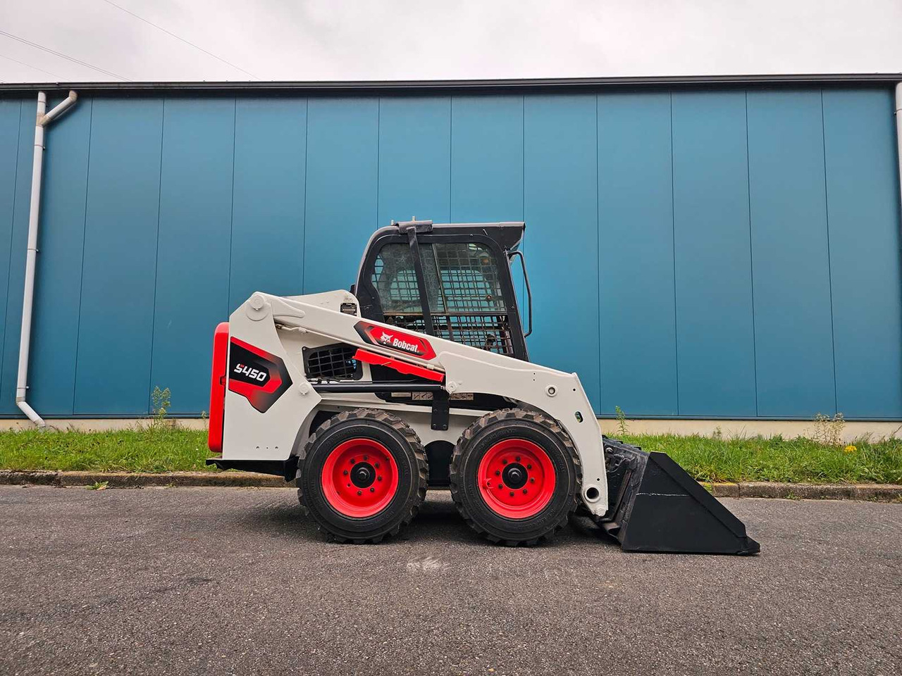2023 BOBCAT S450 SKID STEER LOADER - Компактен натоварувач со гасеници: слика 5 2023 BOBCAT S450 SKID STEER LOADER - Компактен натоварувач со гасеници: слика 5