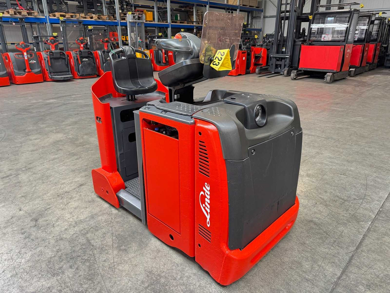 2023 SERVICE + UVV 06/2026 LINDE P50C 5.000KG TRACTOR TOWING VEHICLE TRACTOR 2.633 HOURS 500AH BATTERY - Вилушкар: слика 1 2023 SERVICE + UVV 06/2026 LINDE P50C 5.000KG TRACTOR TOWING VEHICLE TRACTOR 2.633 HOURS 500AH BATTERY - Вилушкар: слика 1