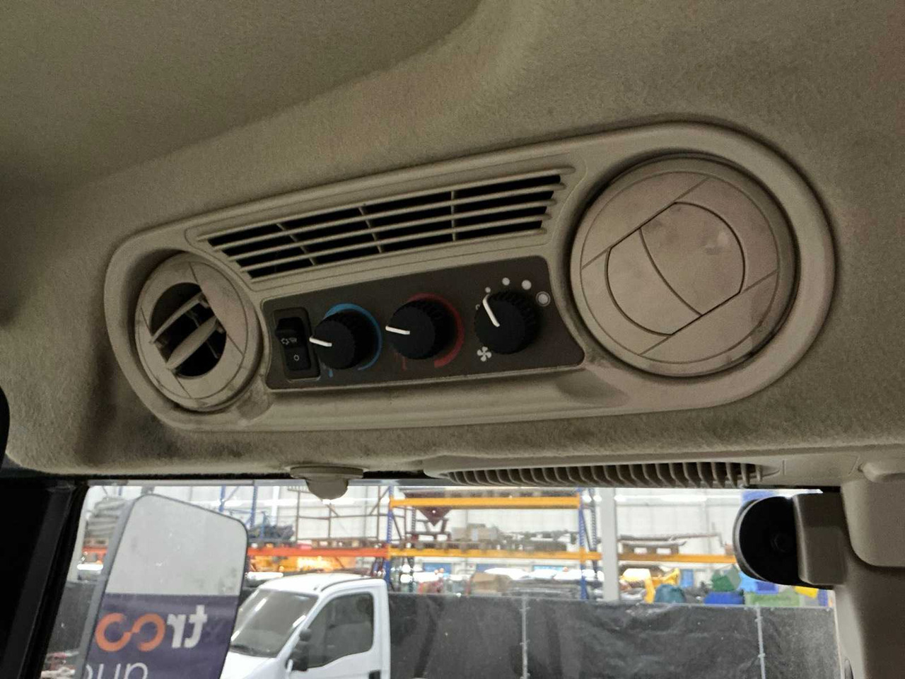 Трактор 2025 JOHN DEERE 5100M FOUR WHEEL DRIVE FARM TRACTOR: слика 16