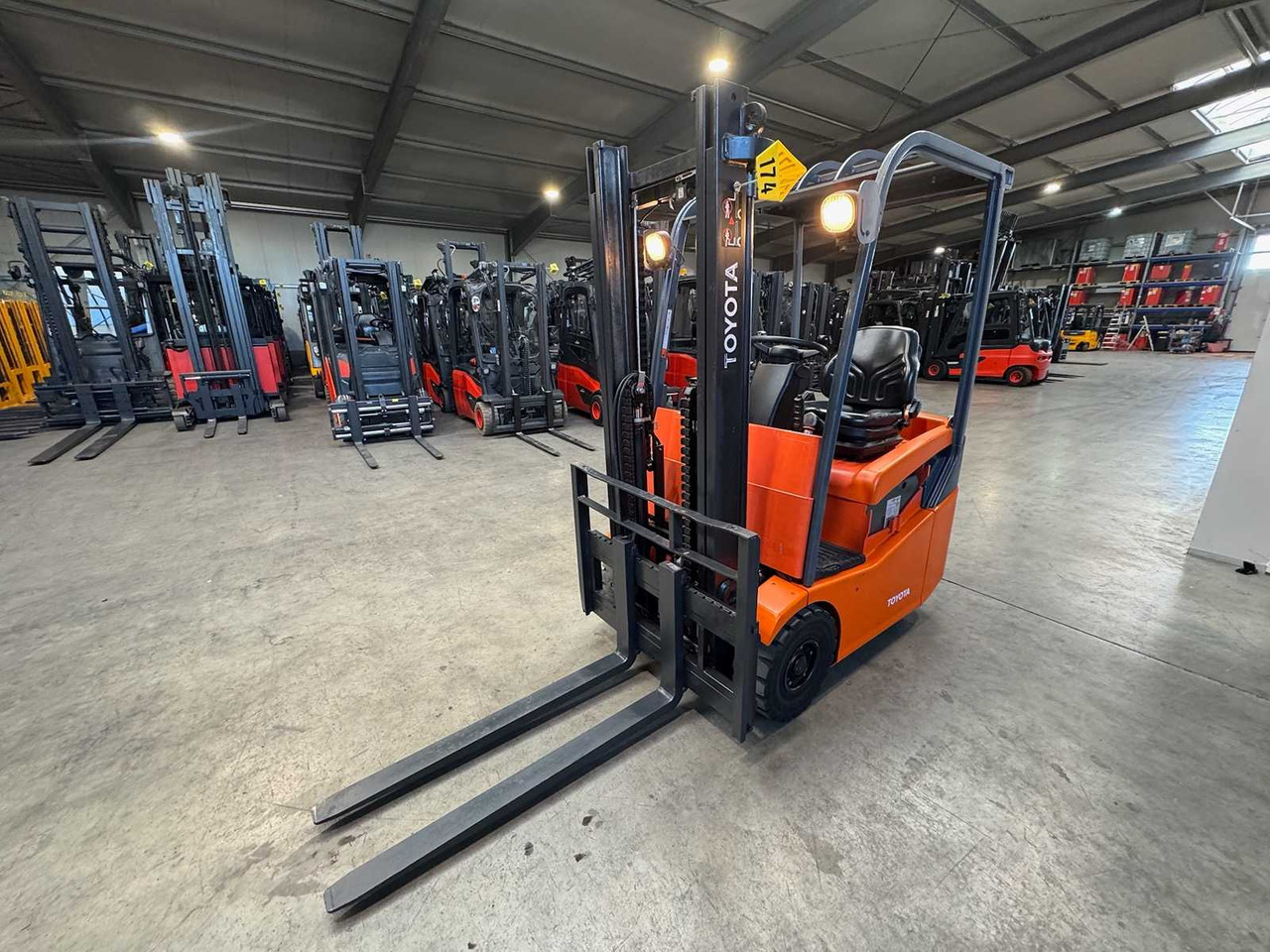 33/2015 TOYOTA 7FBEST13 1.300KG ELECTRIC FORKLIFT DUPLEX FREE LIFT 11.129 HOURS FORKLIFT - Вилушкар: слика 3 33/2015 TOYOTA 7FBEST13 1.300KG ELECTRIC FORKLIFT DUPLEX FREE LIFT 11.129 HOURS FORKLIFT - Вилушкар: слика 3