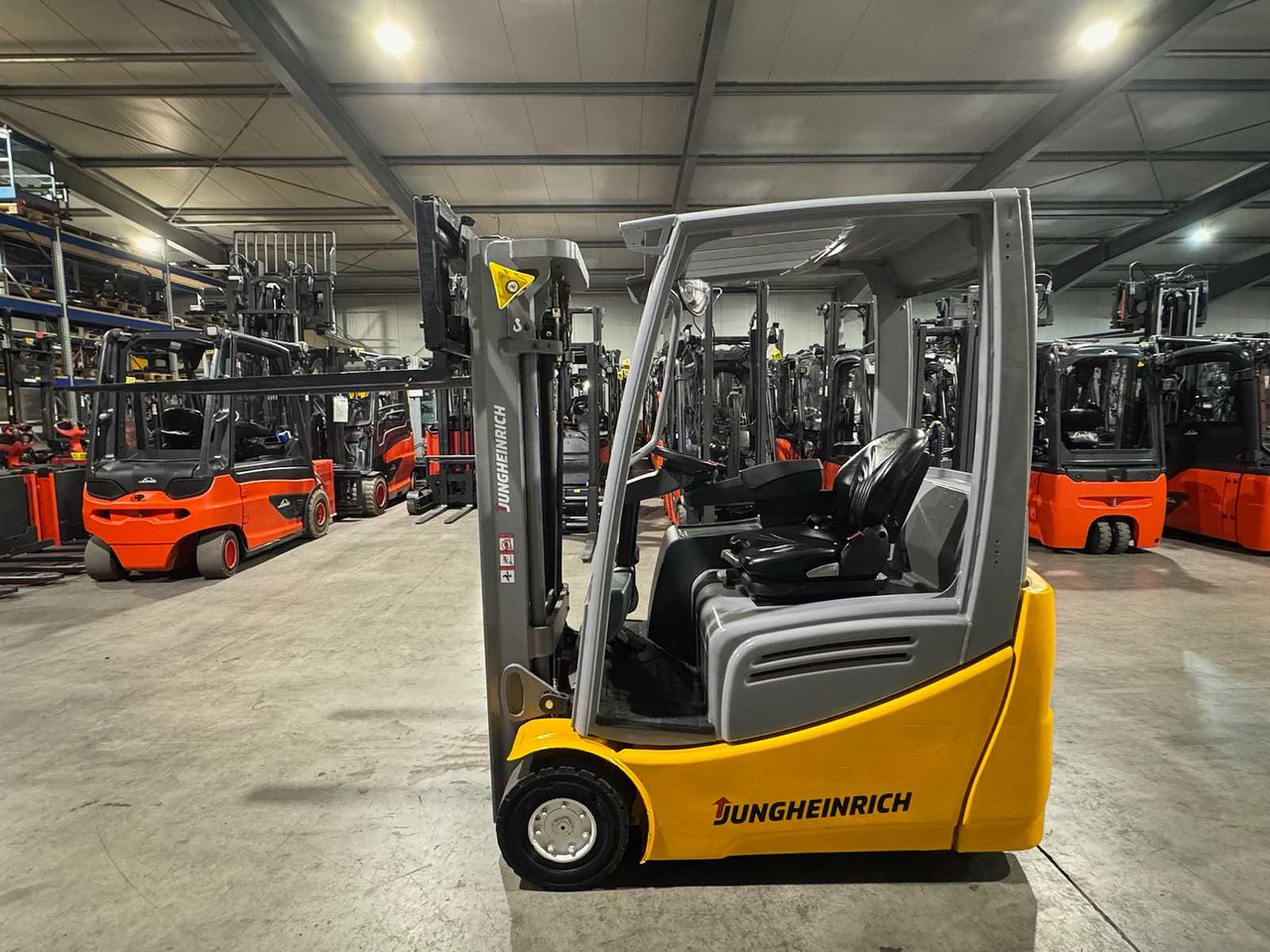 35/2020 JUNGHEINRICH EFG216 1,600KG TRIPLEX 425CM ELECTRIC FORKLIFT 6,884 HOURS - Вилушкар: слика 2 35/2020 JUNGHEINRICH EFG216 1,600KG TRIPLEX 425CM ELECTRIC FORKLIFT 6,884 HOURS - Вилушкар: слика 2