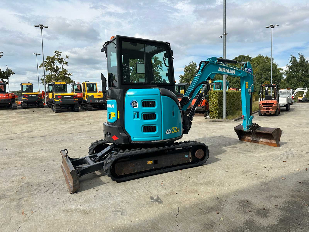 AIRMAN - 2023 - AX33U-7 - MIDI EXCAVATOR - Багер: слика 4 AIRMAN - 2023 - AX33U-7 - MIDI EXCAVATOR - Багер: слика 4