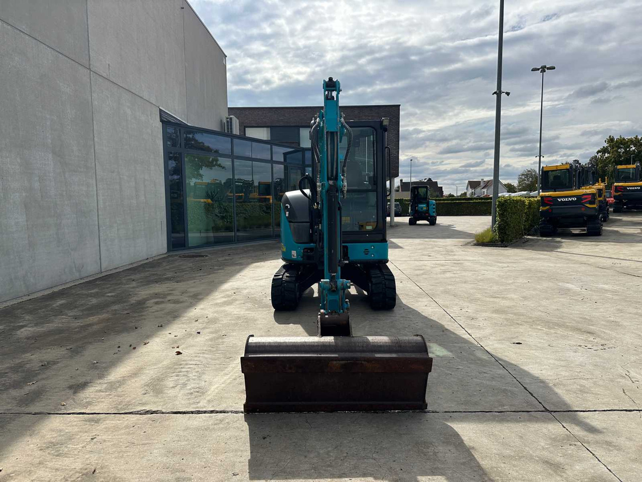 AIRMAN - 2023 - AX33U-7 - MIDI EXCAVATOR - Багер: слика 2 AIRMAN - 2023 - AX33U-7 - MIDI EXCAVATOR - Багер: слика 2