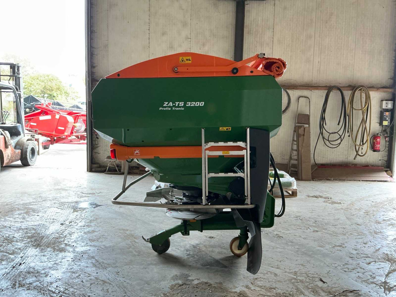 Amazone ZA-TS 3200 - Распрскувач на вештачко ѓубриво: слика 2 Amazone ZA-TS 3200 - Распрскувач на вештачко ѓубриво: слика 2