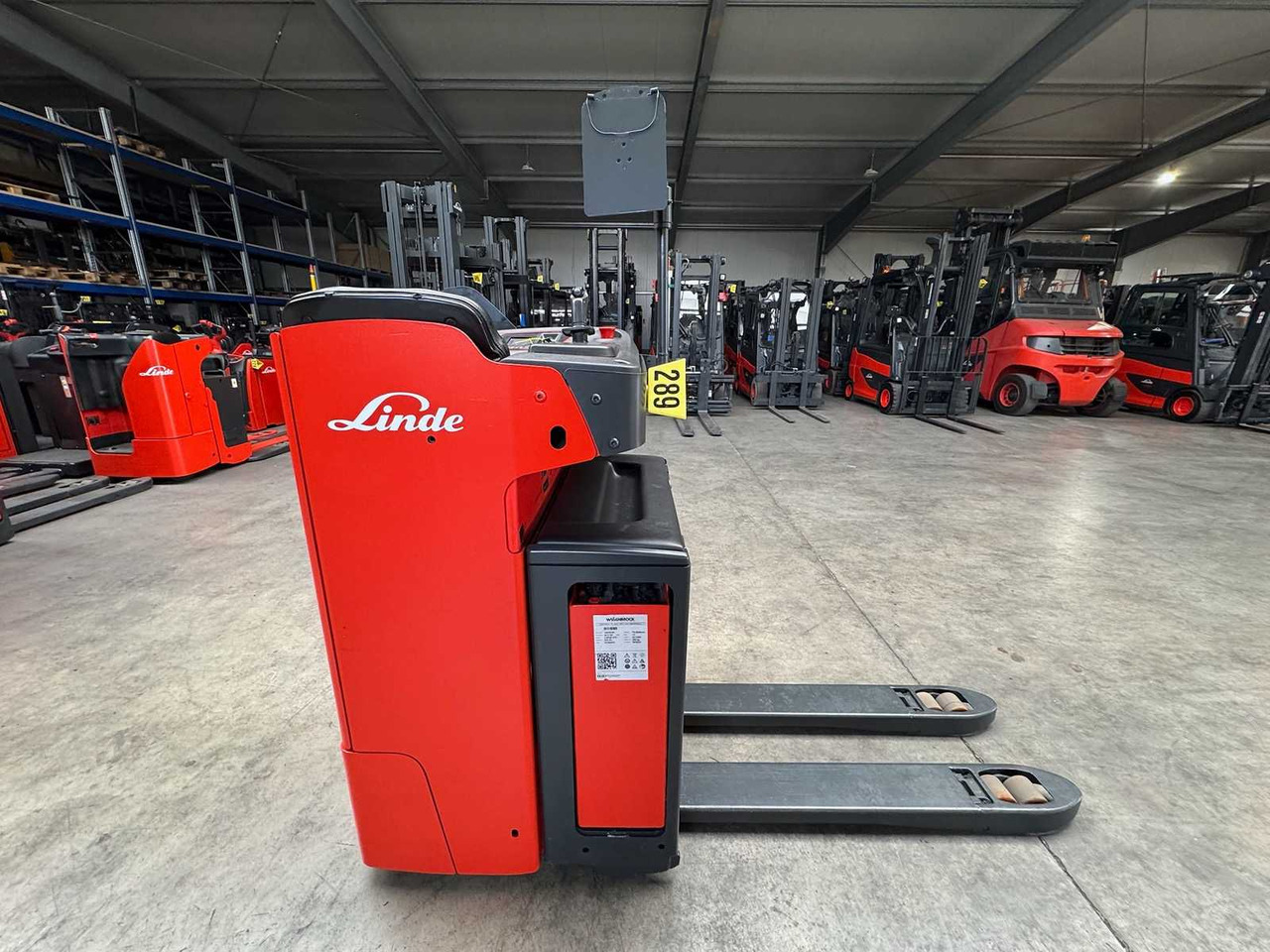 BATTERY 46/2023 BJ.2020 SERVICE + UVV 08/2026 LINDE T20R PALLET TRUCK STACKER ANT 4,715 HOURS - Вилушкар: слика 2 BATTERY 46/2023 BJ.2020 SERVICE + UVV 08/2026 LINDE T20R PALLET TRUCK STACKER ANT 4,715 HOURS - Вилушкар: слика 2