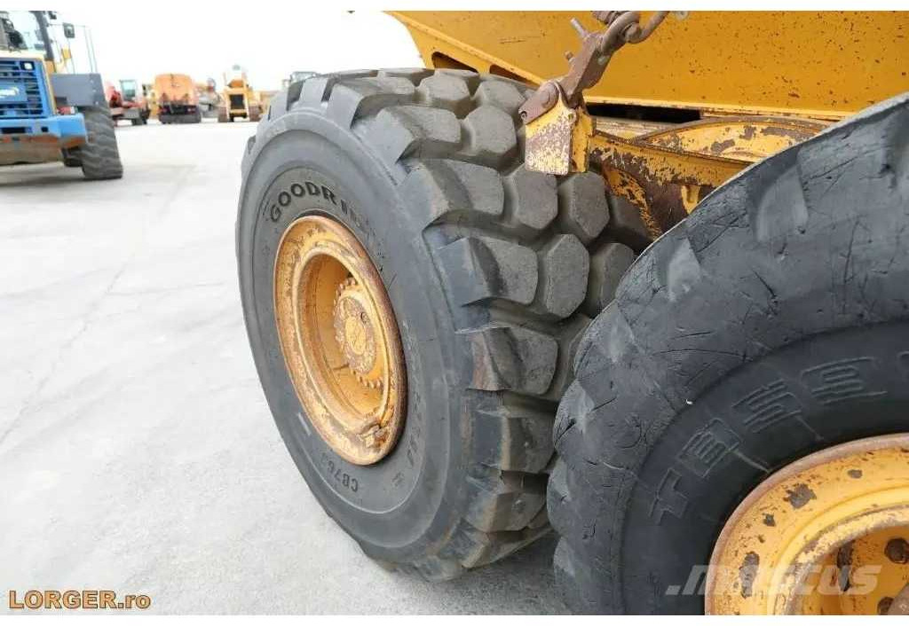 BELL B30 E DUMPER - Мини истоварувач: слика 2 BELL B30 E DUMPER - Мини истоварувач: слика 2
