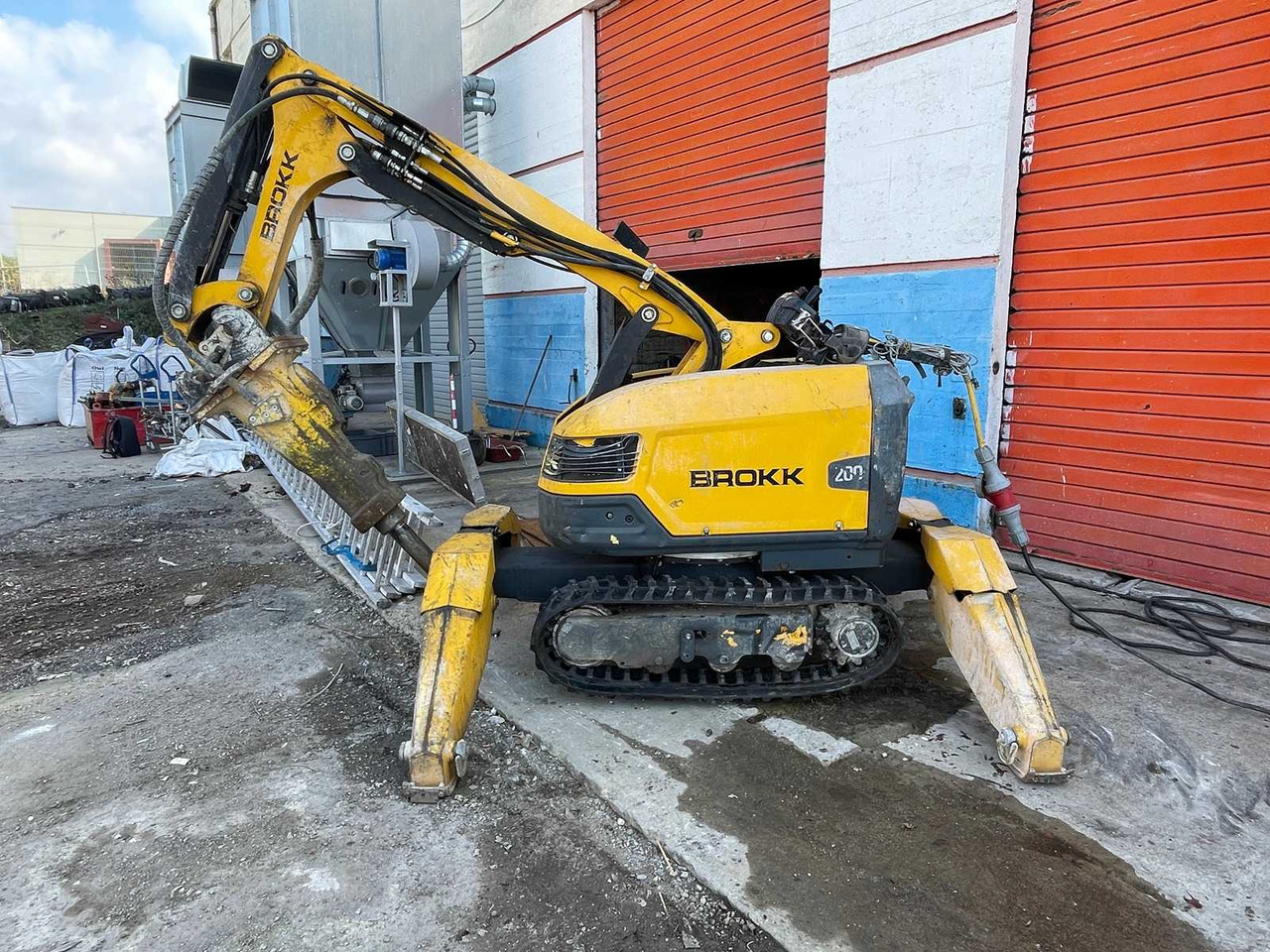 BROKK 200 - Мини багер: слика 2 BROKK 200 - Мини багер: слика 2