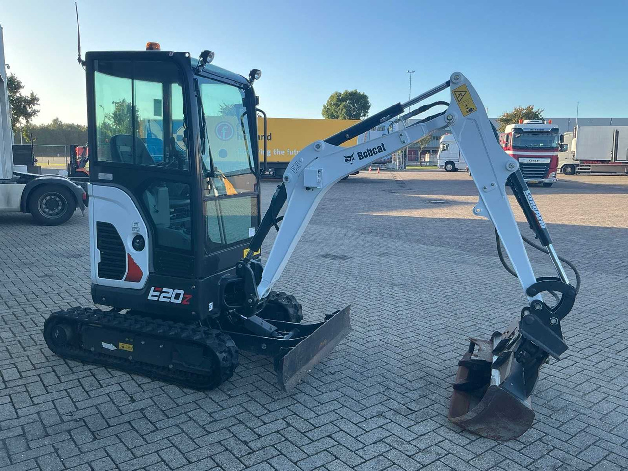 Bobcat E20z - Багер гасеничар: слика 4 Bobcat E20z - Багер гасеничар: слика 4