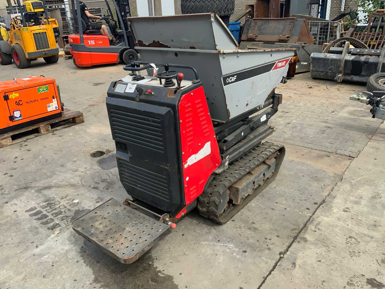 C&F T85 HT Traker - Истоварувач: слика 4 C&F T85 HT Traker - Истоварувач: слика 4