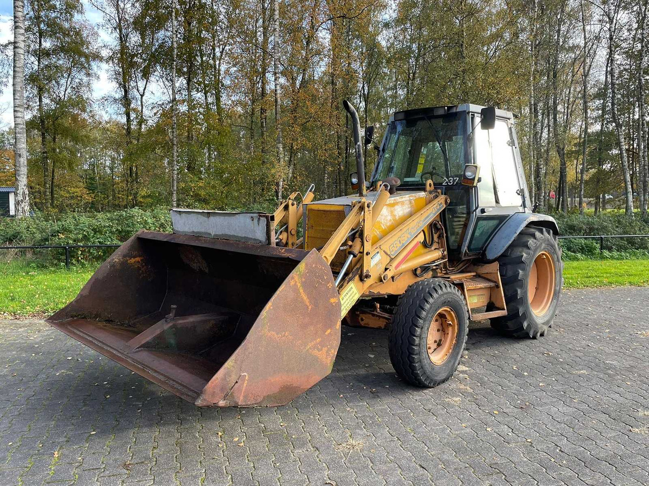 CASE - 1995 - 580 SK TURBO - BACKHOE LOADER - Ровокопач: слика 1 CASE - 1995 - 580 SK TURBO - BACKHOE LOADER - Ровокопач: слика 1