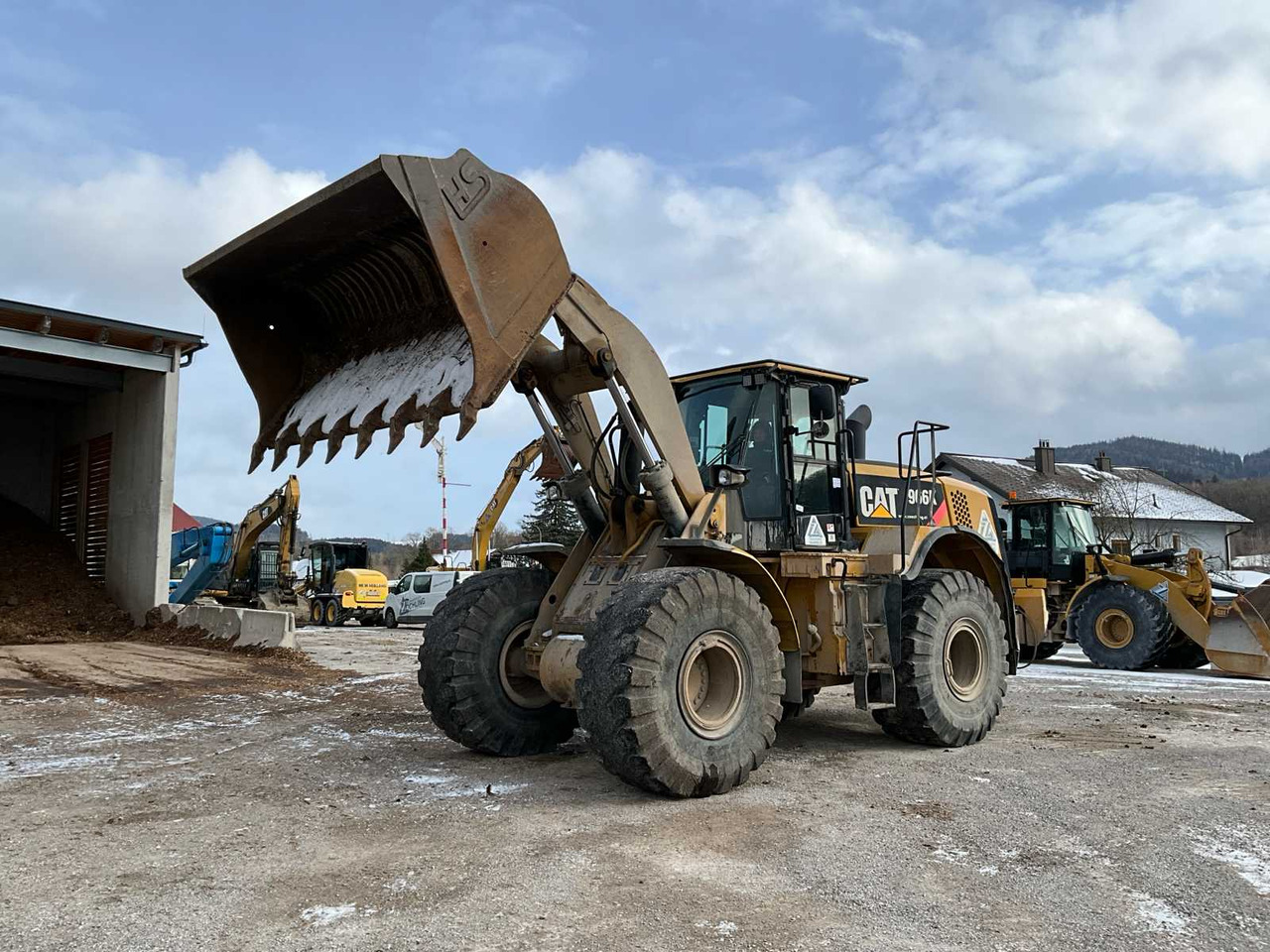 CAT 966K - Натоварувач на тркала: слика 1 CAT 966K - Натоварувач на тркала: слика 1