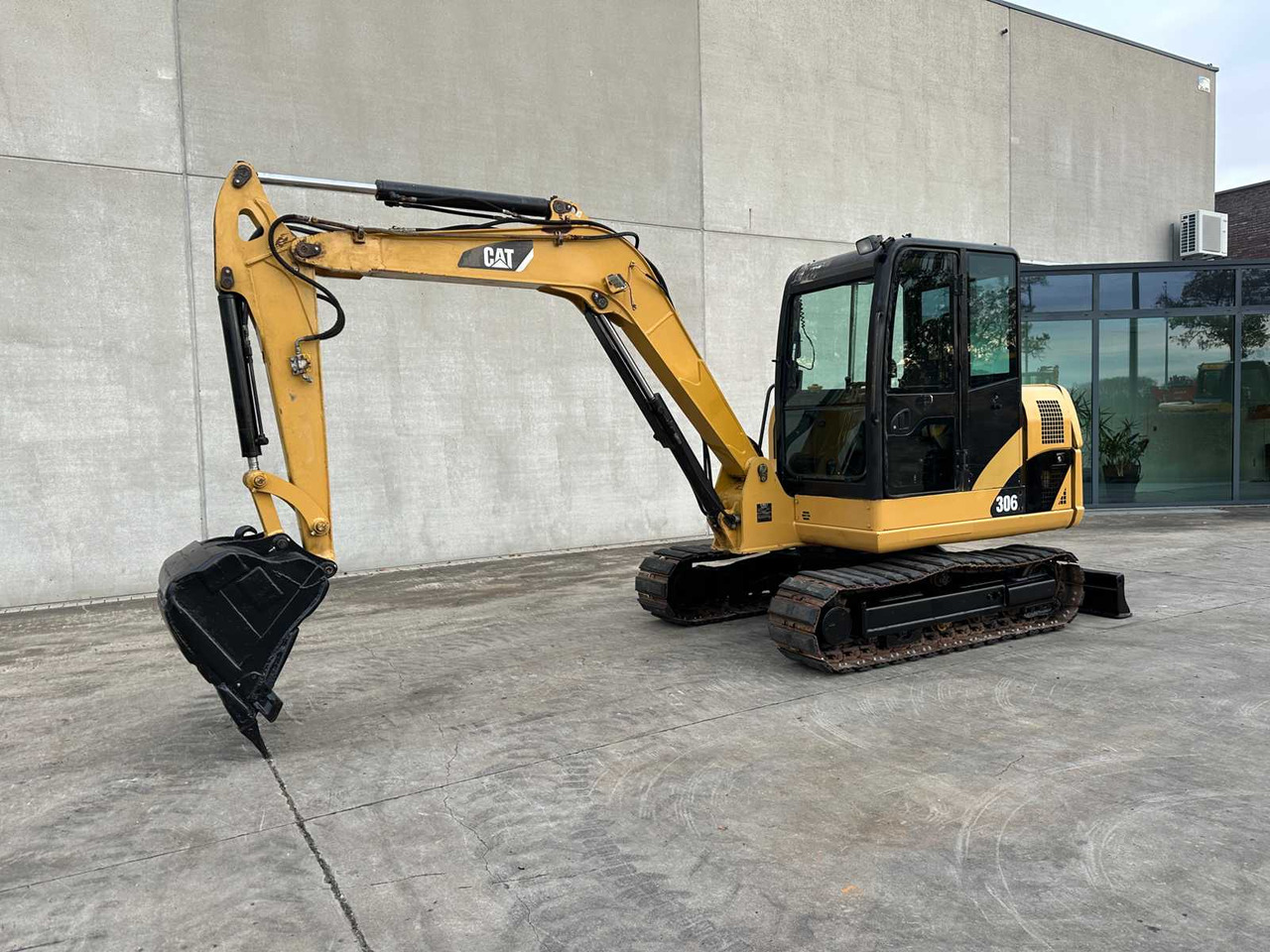 CATERPILLAR - 2011 - 306 - MIDI EXCAVATOR - Багер: слика 1 CATERPILLAR - 2011 - 306 - MIDI EXCAVATOR - Багер: слика 1