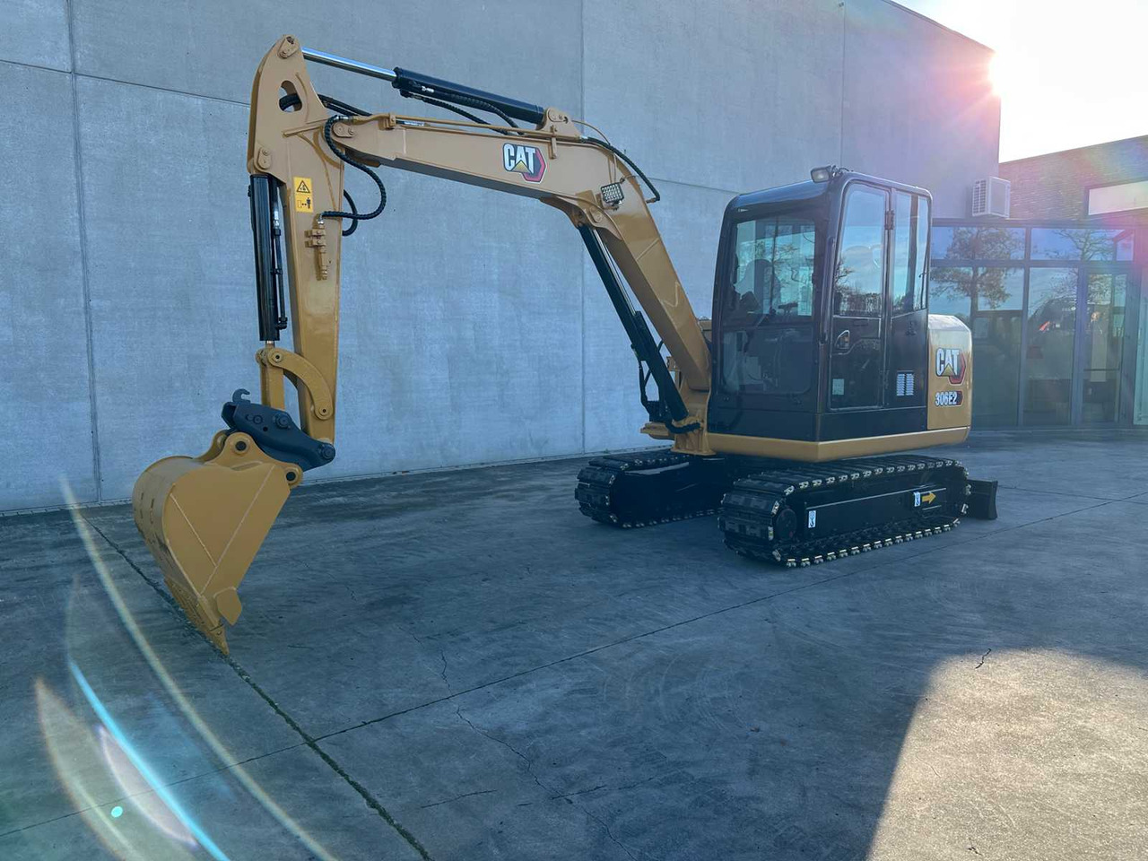 CATERPILLAR - 2016 - 306 - MIDI EXCAVATOR - Багер: слика 1 CATERPILLAR - 2016 - 306 - MIDI EXCAVATOR - Багер: слика 1