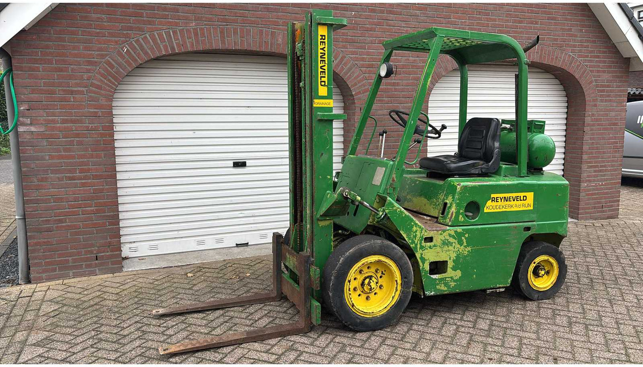 CLARK FORKLIFT - Вилушкар: слика 1 CLARK FORKLIFT - Вилушкар: слика 1