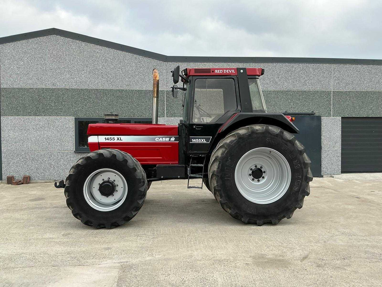 Case IH 1455XL - Трактор: слика 2 Case IH 1455XL - Трактор: слика 2