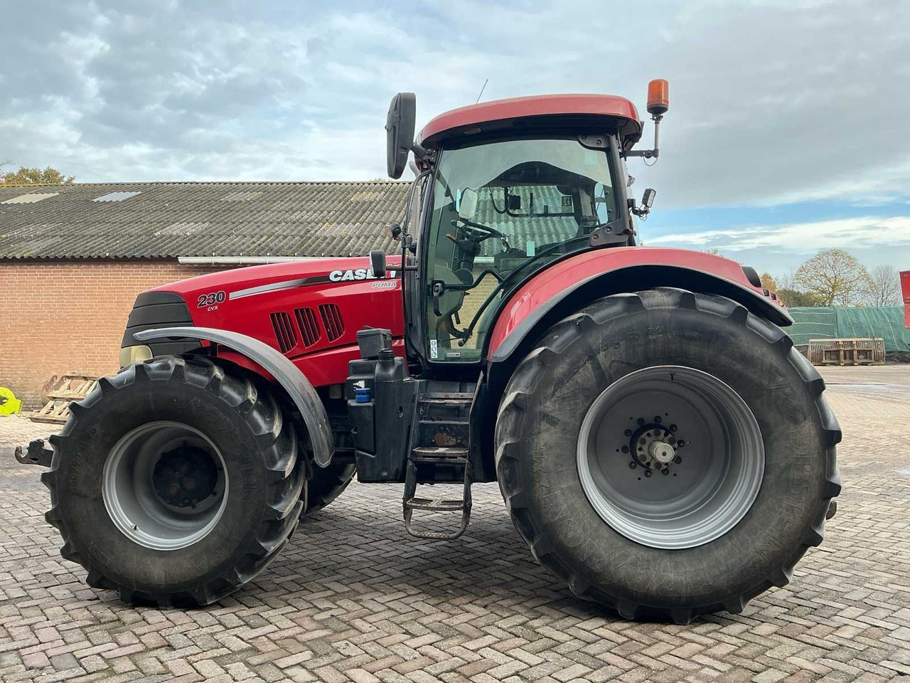 Case IH CVX 230 - Трактор: слика 2 Case IH CVX 230 - Трактор: слика 2