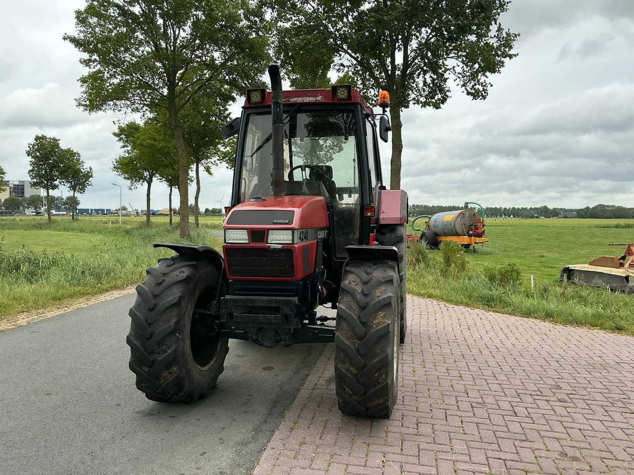 Case ih 4230 xl - Трактор: слика 3 Case ih 4230 xl - Трактор: слика 3