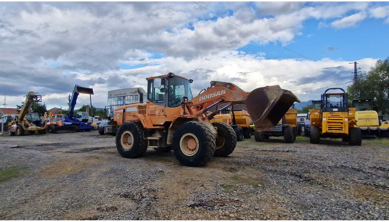 DOOSAN DL200 - Натоварувач на тркала: слика 4 DOOSAN DL200 - Натоварувач на тркала: слика 4