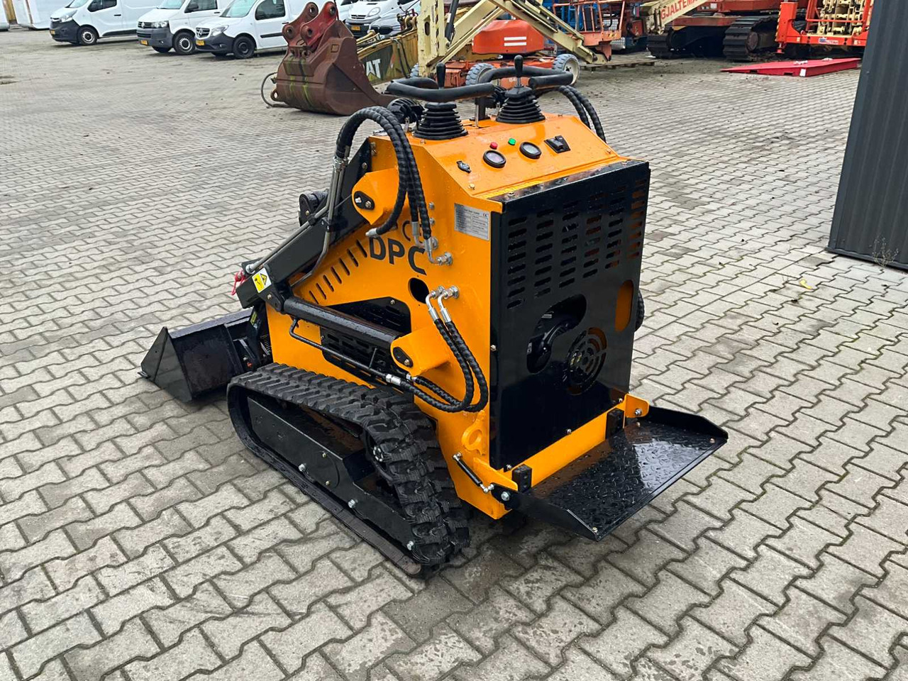 Компактен натоварувач DPC HT-320: слика 6