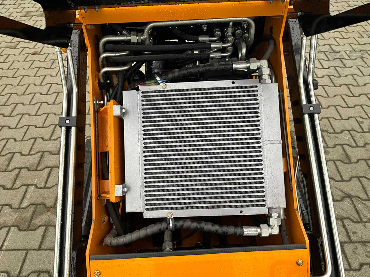 Компактен натоварувач DPC HT-320: слика 24