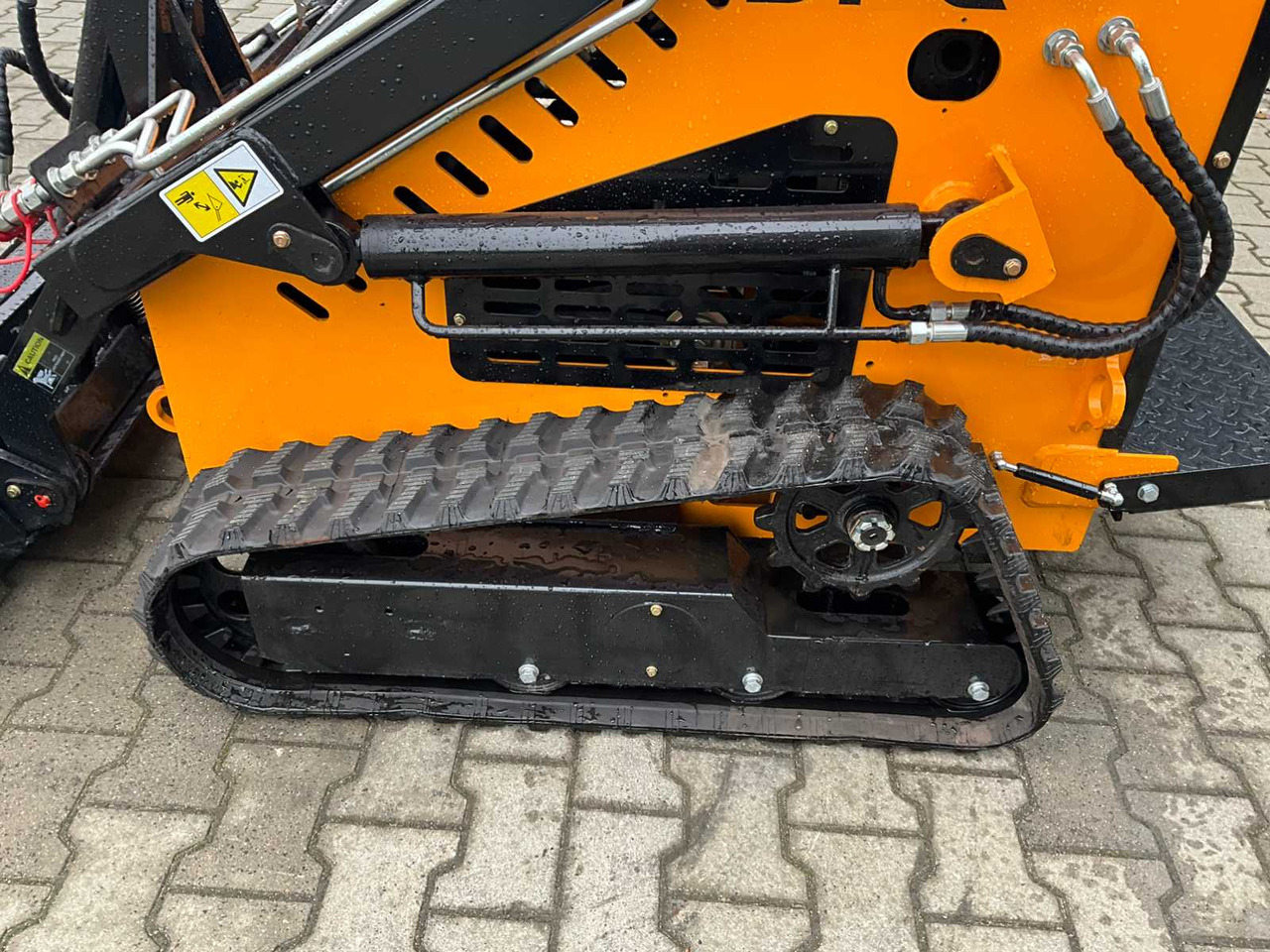 Компактен натоварувач DPC HT-320: слика 14